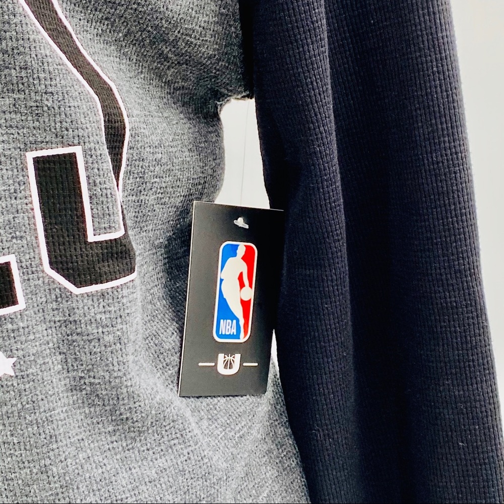 🎉Authentic NBA Chicago Bulls Long Sleeve ShirtA01 - Picture 3 of 7